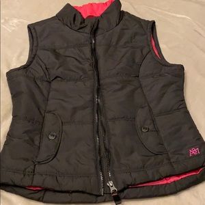 Aeropostale black thin puffer vest